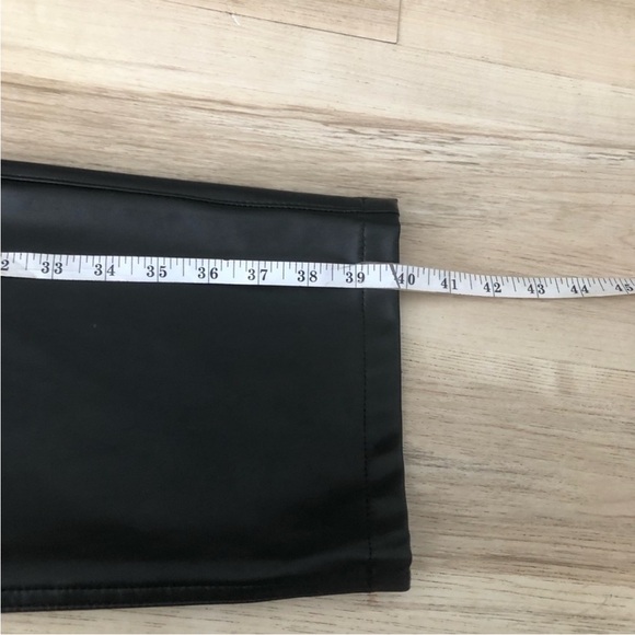 Abercrombie & Fitch Curve Love Ultra High Rise 90s Straight Vegan Leather Pant - Picture 7 of 11